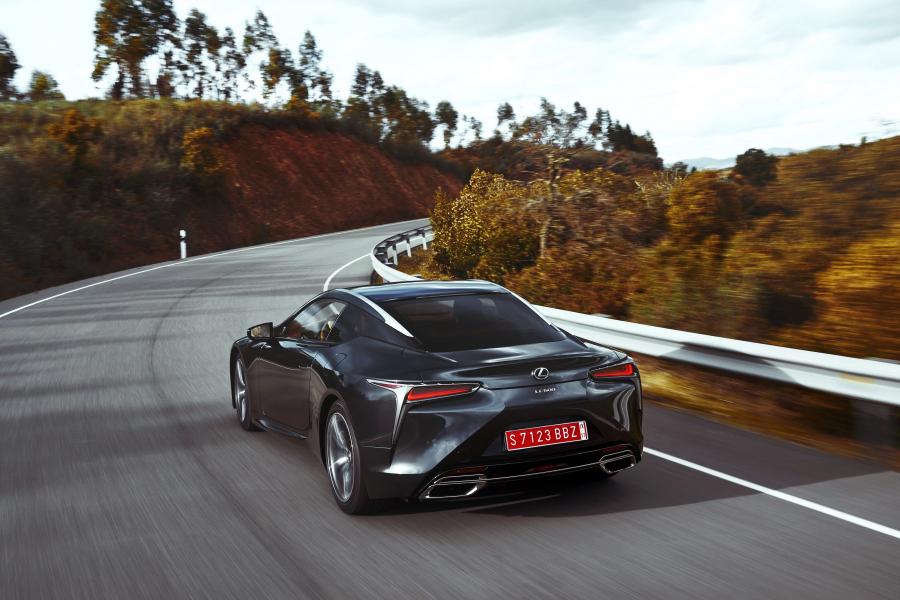 Lexus LC500 2017 года  (NA) (фото 43 из 48)